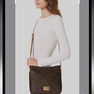 MICHAEL MICHAEL KORS Brown Jet Set Travel Messenger Crossbody Bag NWOT